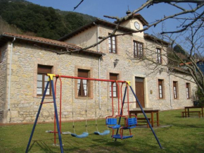 Apartamentos Rurales La Escuela